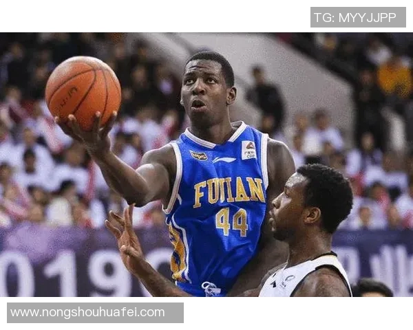 加拿大足球二号球星介绍及其在国家队的重要地位分析 加拿大足球二号球星介绍及其在国家队的重要地位分析