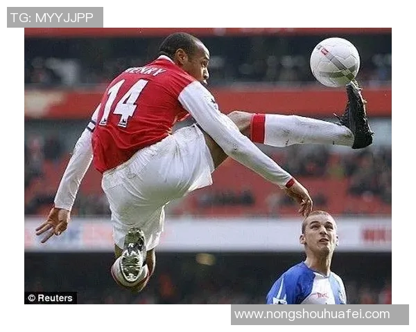 盘点足坛巨星令人叹为观止的经典过人与绝技瞬间解析 盘点足坛巨星令人叹为观止的经典过人与绝技瞬间解析